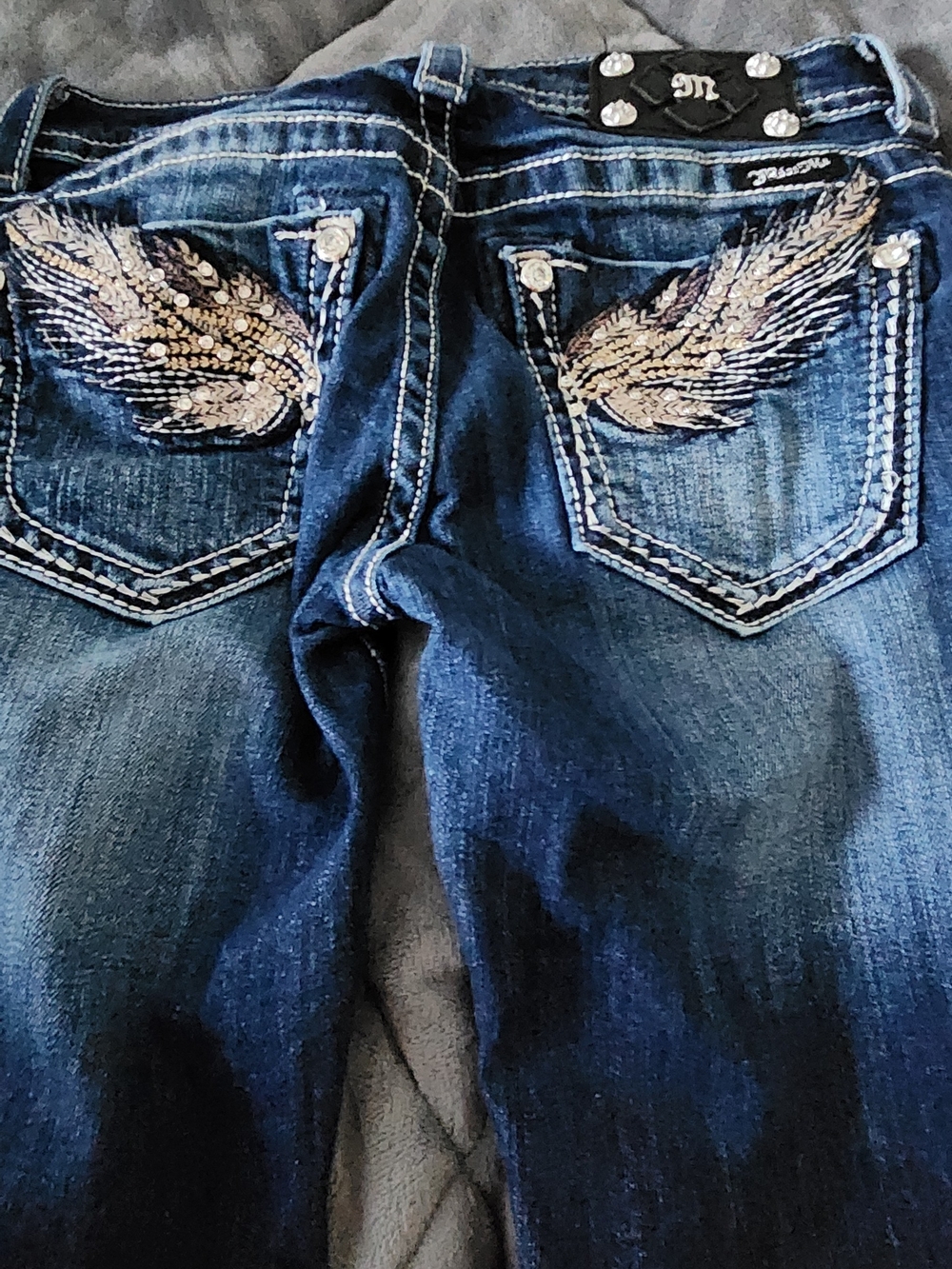 Embellished Wing Pocket Dark Blue Women’s Jeans